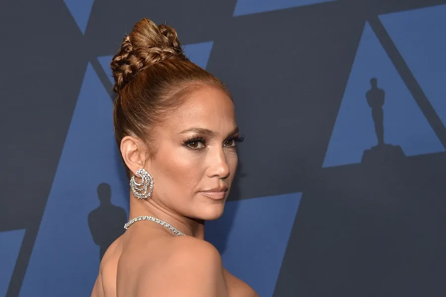 Jennifer Lopez Big Breast Naked - Jennifer Lopez Recalls a Male Director Asking to See Her BreastsHelloGiggles