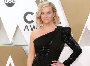 reese witherspoon on the CMAs red carpet