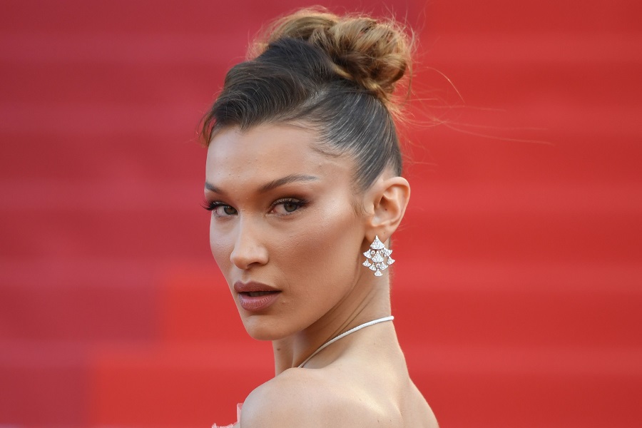 Bella Hadid Has Her Shortest Bob Yet—With a New Hair Color to  BootHelloGiggles