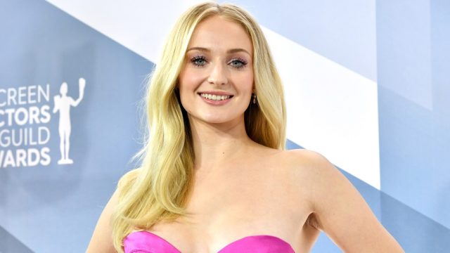 sophie turner sag awards red carpet 2020