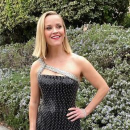 reese witherspoon before the SAG Awards