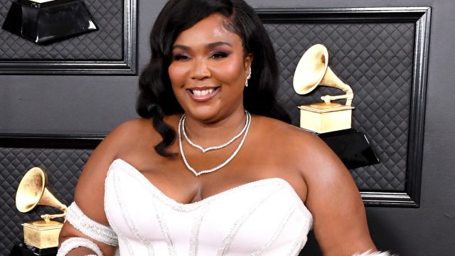 lizzo-grammys-outfit-2020