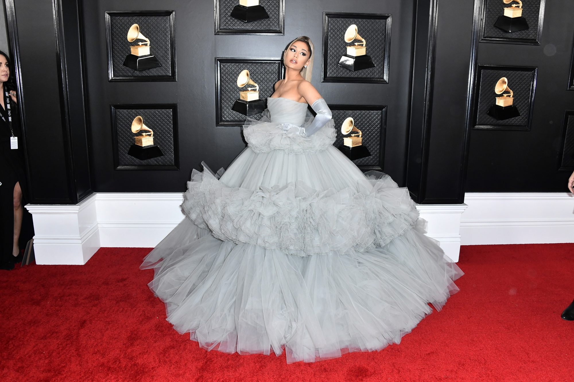 Best Dressed Fashion Looks at 2020 Grammy Awards: Ariana Grande, Billie  Eilish, Lil Nas X – The Hollywood Reporter