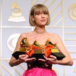 taylor swift at the 58th grammy awards, taylor swift red carpet grammys