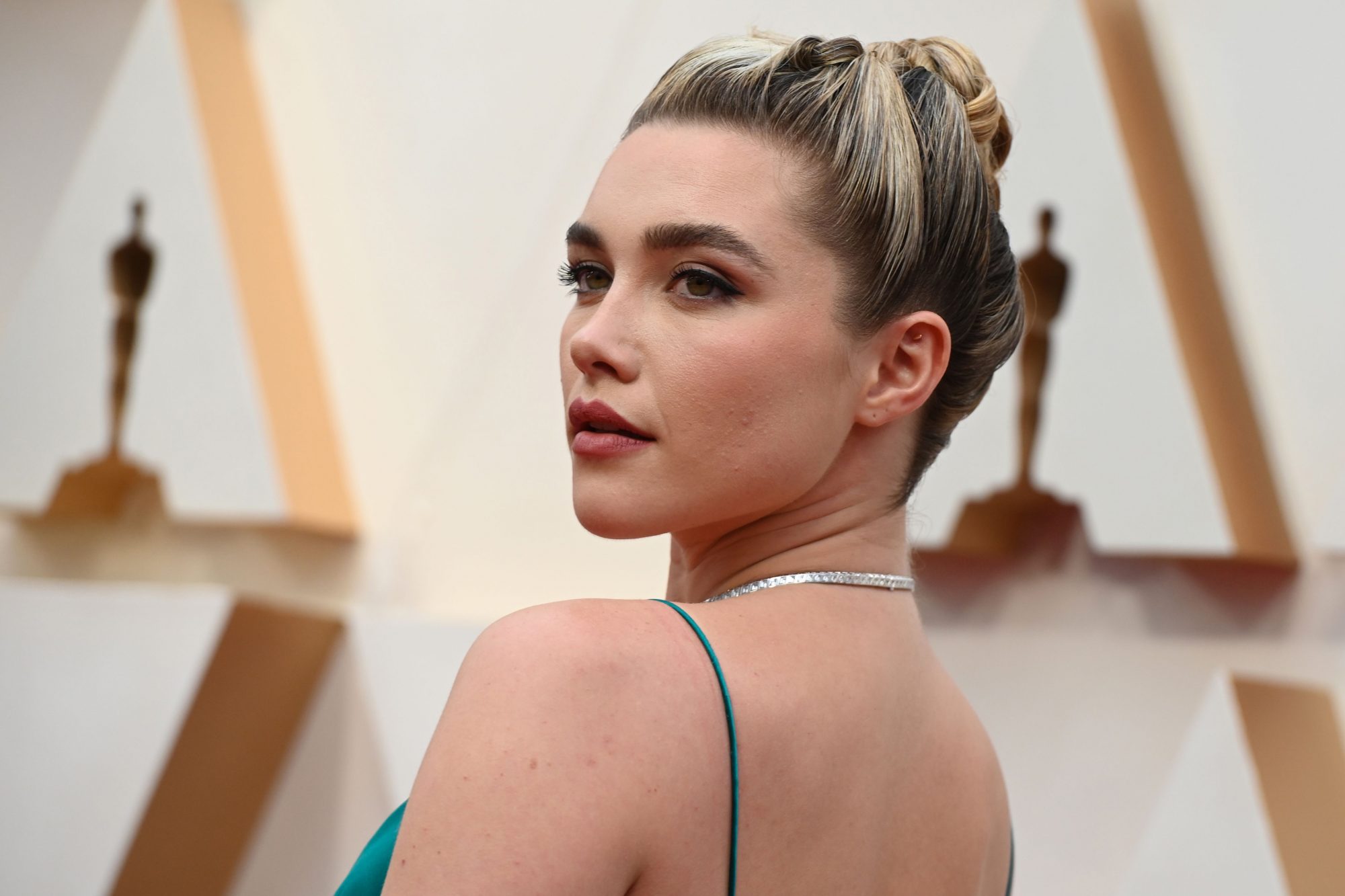 How to Recreate Florence Pugh's Oscars Hair - PureWow