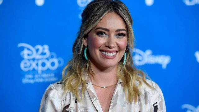 hilary duff announcing lizzie mcguire revival