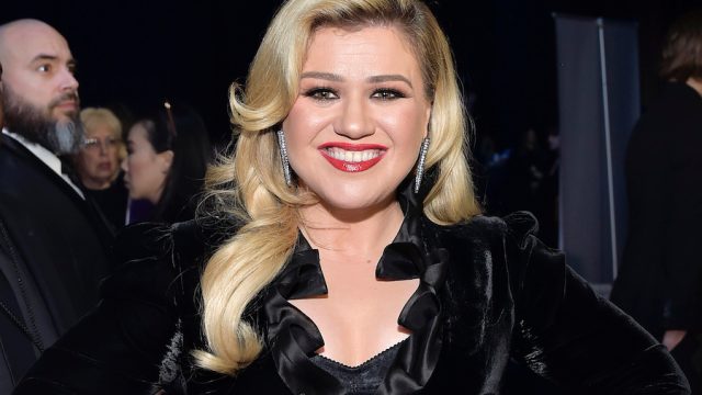 Kelly Clarkson New Bob, The Voice
