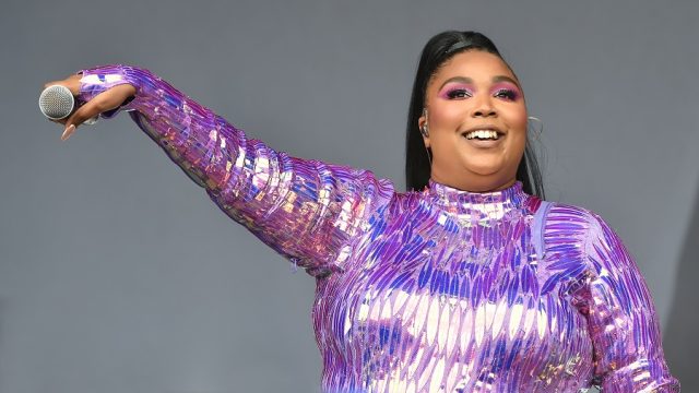 lizzo performing meditation for the coronavirus