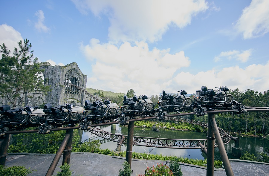 8 Virtual Roller Coaster Rides You Can Experience From