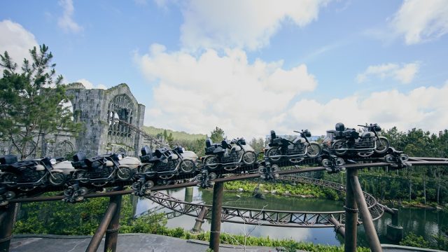 virtual roller coaster ride of hagrid's magical creatures at wizarding world of harry potter