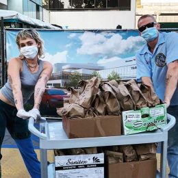 miley cyrus and cody simpson donate tacos to healthcare workers fighting coronavirus
