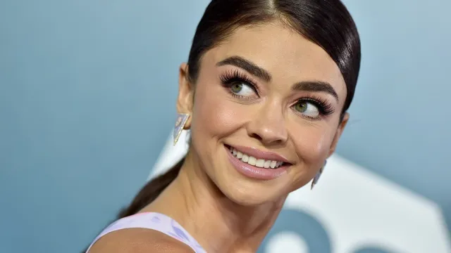 sarah hyland of modern family at the 2020 SAG awards