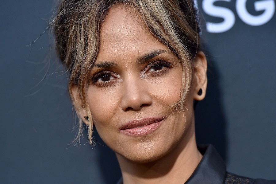 Halle Berry Responds To Trolls Criticizing Her Son For Wearing ...