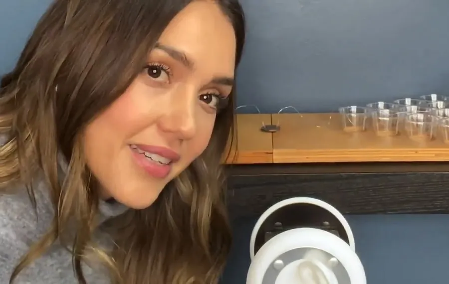 900px x 570px - Jessica Alba Created Her First ASMR Video and Can't Stop  LaughingHelloGiggles