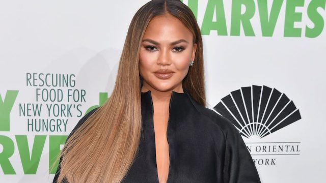 Chrissy Teigen clapback