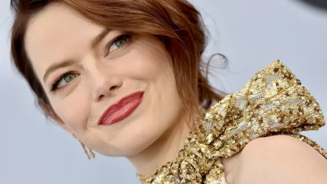 emma stone at the SAG awards red carpet