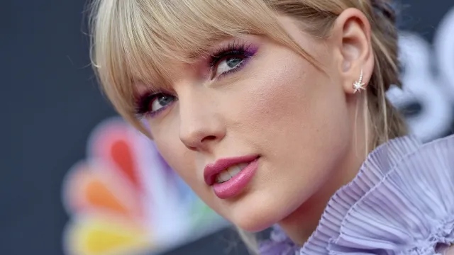 taylor swift at the billboard music awards