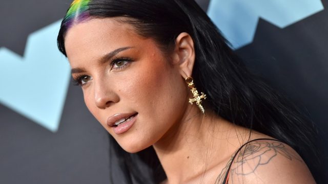halsey at the mtv video music awards, rainbow hair
