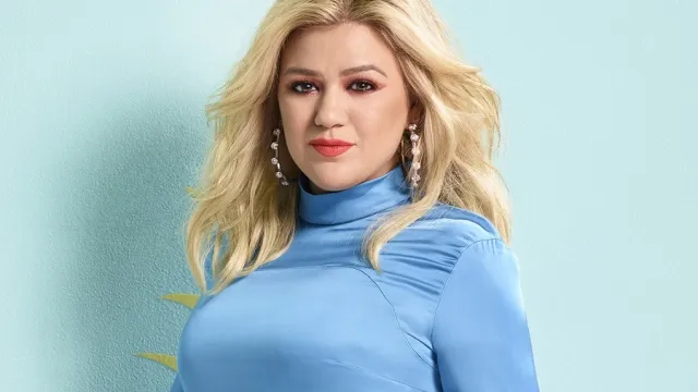 kelly clarkson on nbc the voice