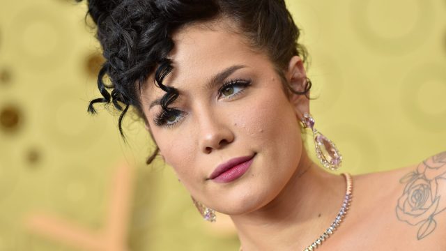 halsey at emmy awards, halsey hand tattoo