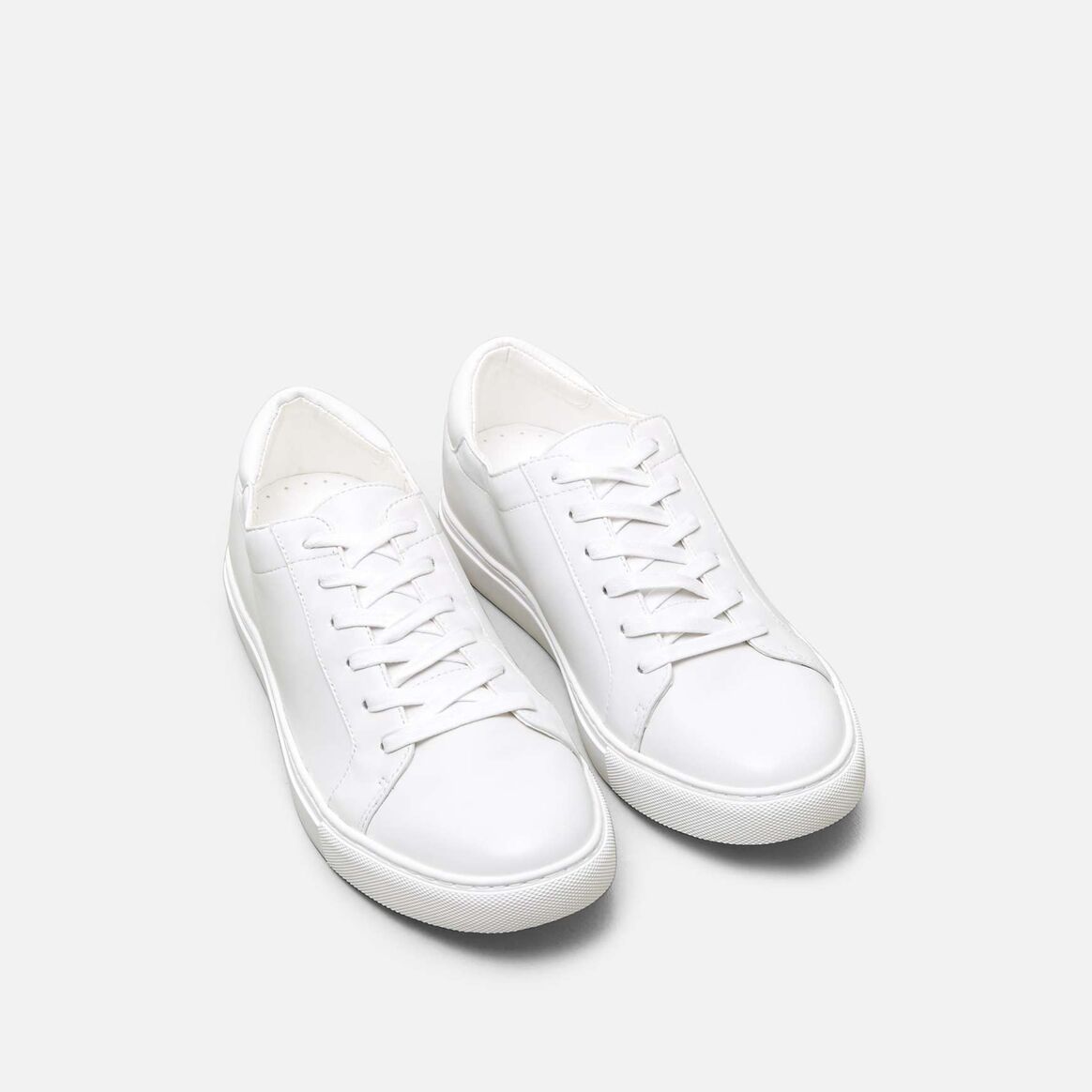 Kenneth Sneaker Is The Perfect Wear-Everywhere Summer ShoeHelloGiggles