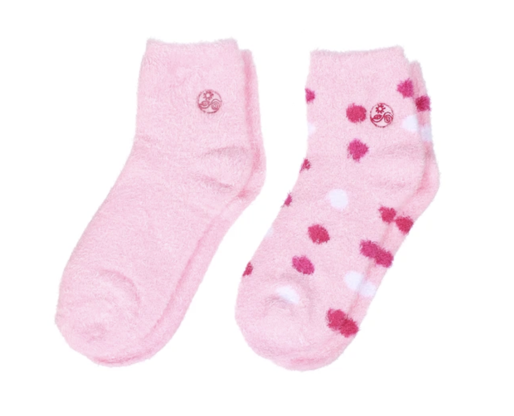 Earth Therapeutics Aloe Socks Are The Comfiest Fuzzy Socks I ...