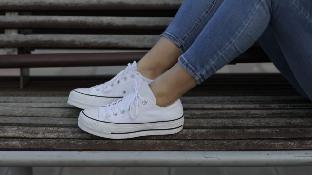 how to clean sneakers