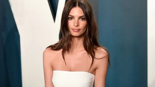 emrata book of essays, emily ratajkowski