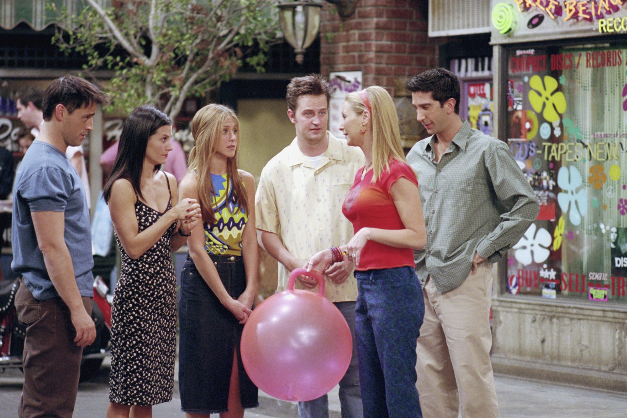 The Best 'Friends' Outfits From Rachel, Monica, and PhoebeHelloGiggles