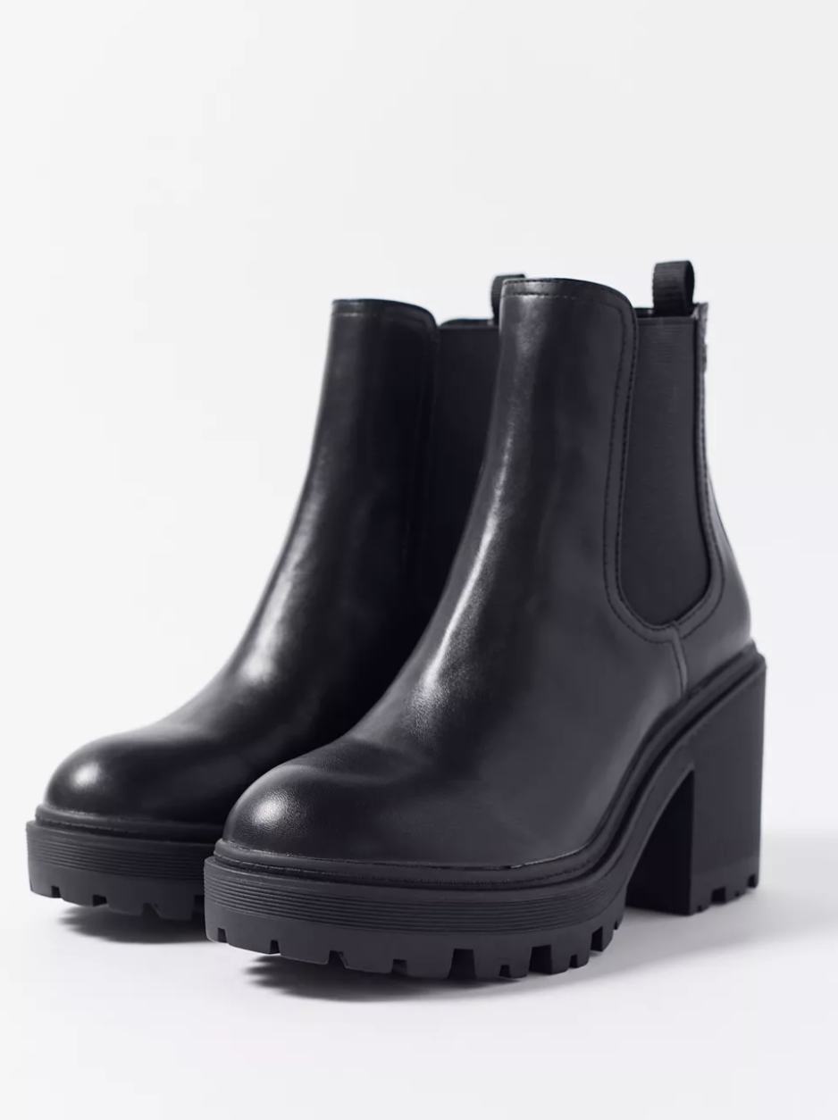urban outfitters black heeled booties
