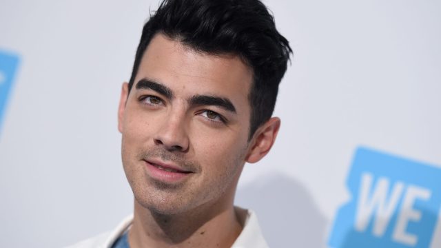 joe jonas pink hair