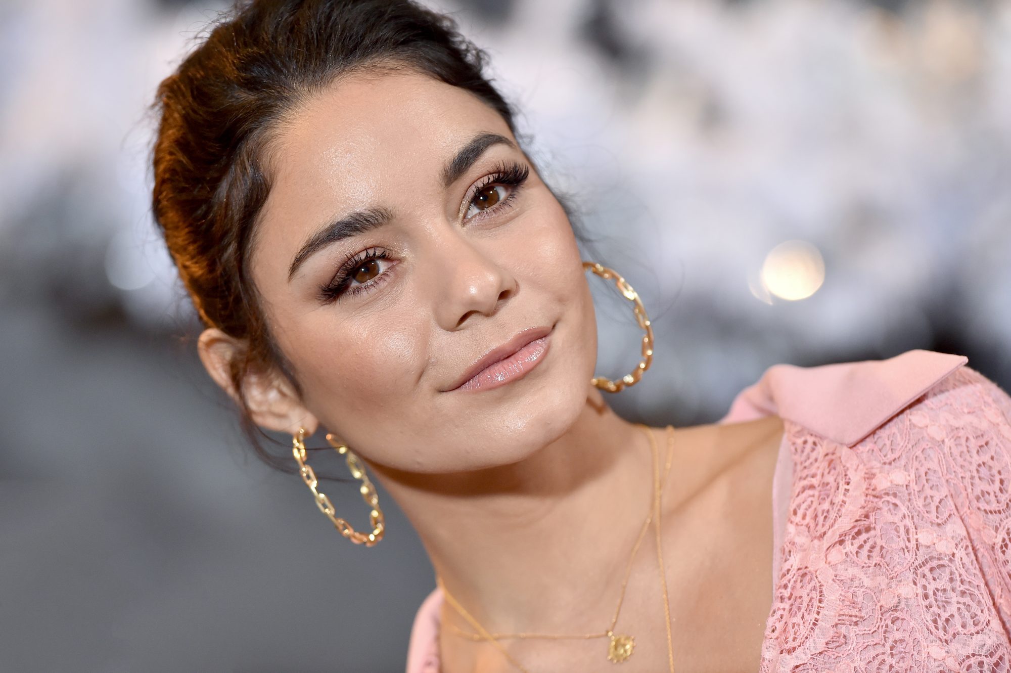 vanessa hudgens medium length hair