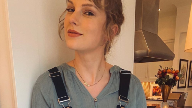 Taylor Swift voter necklace