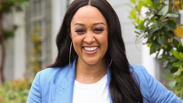 tia mowry gray hair natural hair