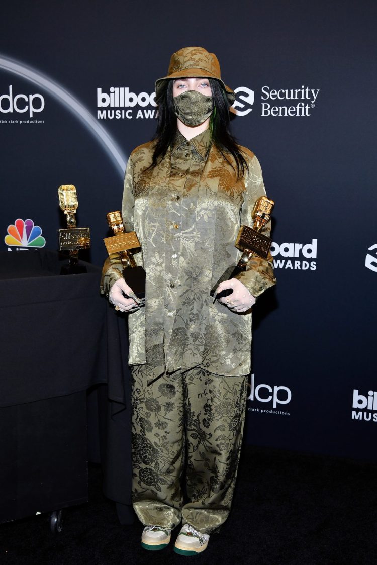 billie eilish 2020 bbmas red carpet