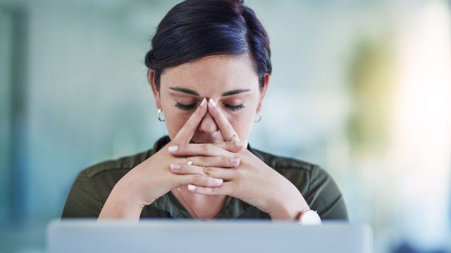 how to focus at work during holidays