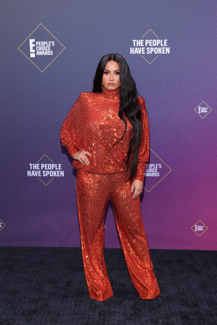 demi lovato in red