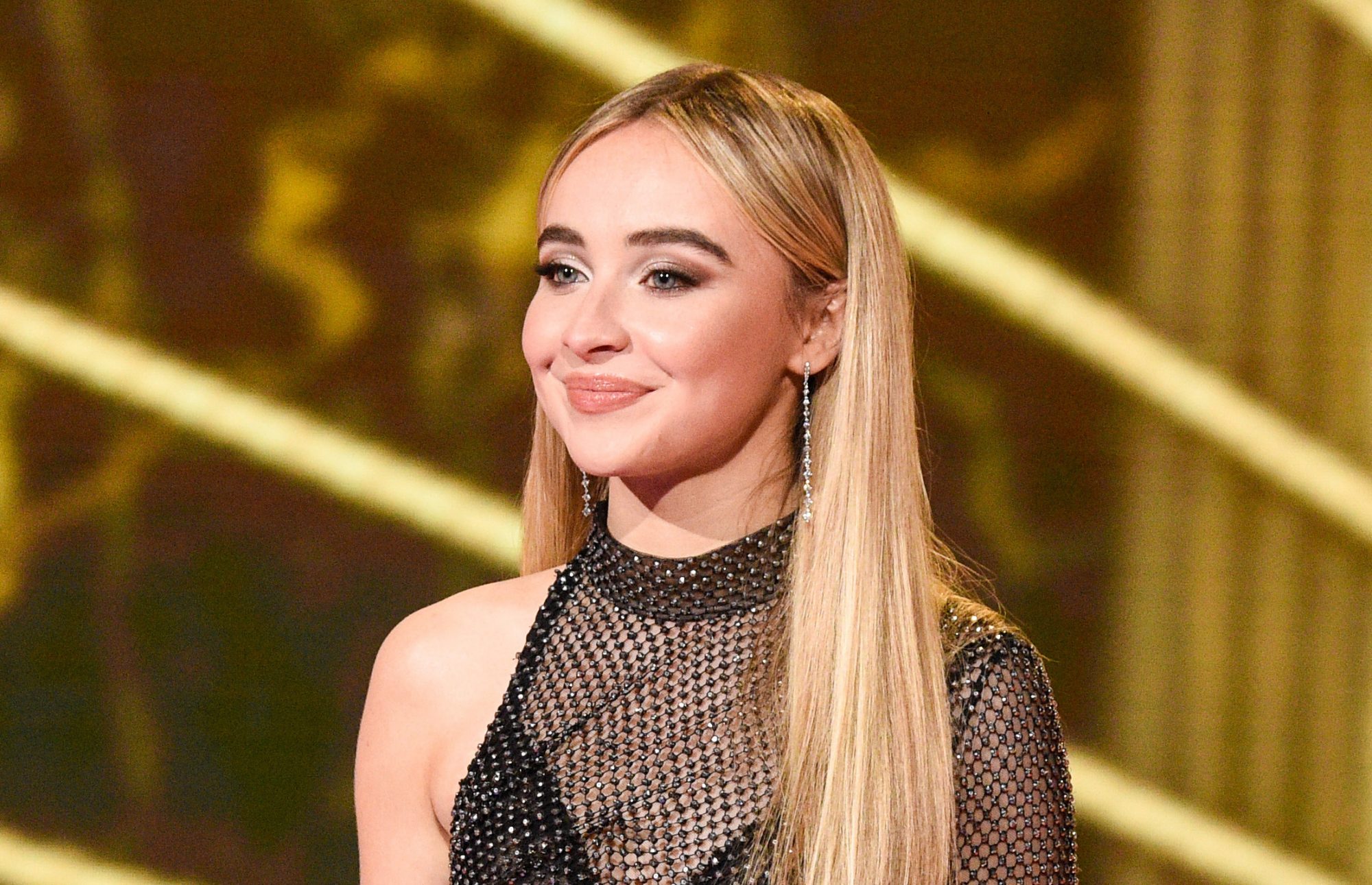 Sabrina Carpenter Debuts TeenyTiny New Tattoo—Her First!HelloGiggles