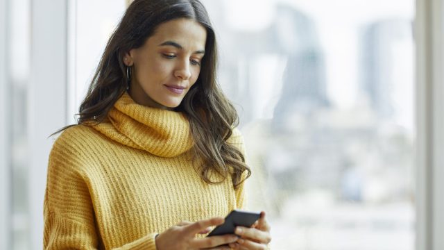 woman feeling lonely, what to syay to friend who is lonely