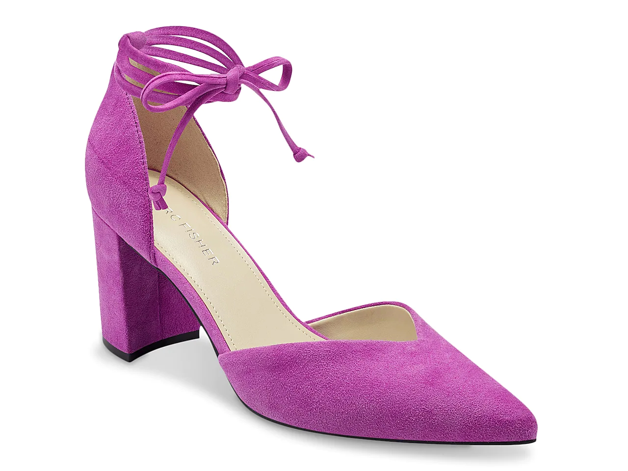 Block heel closed outlet toe pumps