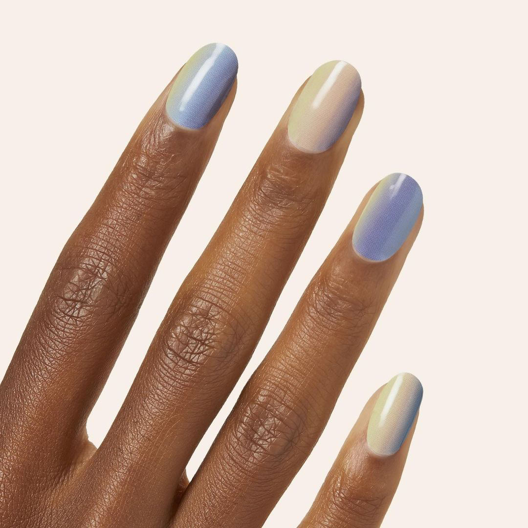 I Tried The ManiMe Stick-On Gel Nails—Here's My ReviewHelloGiggles