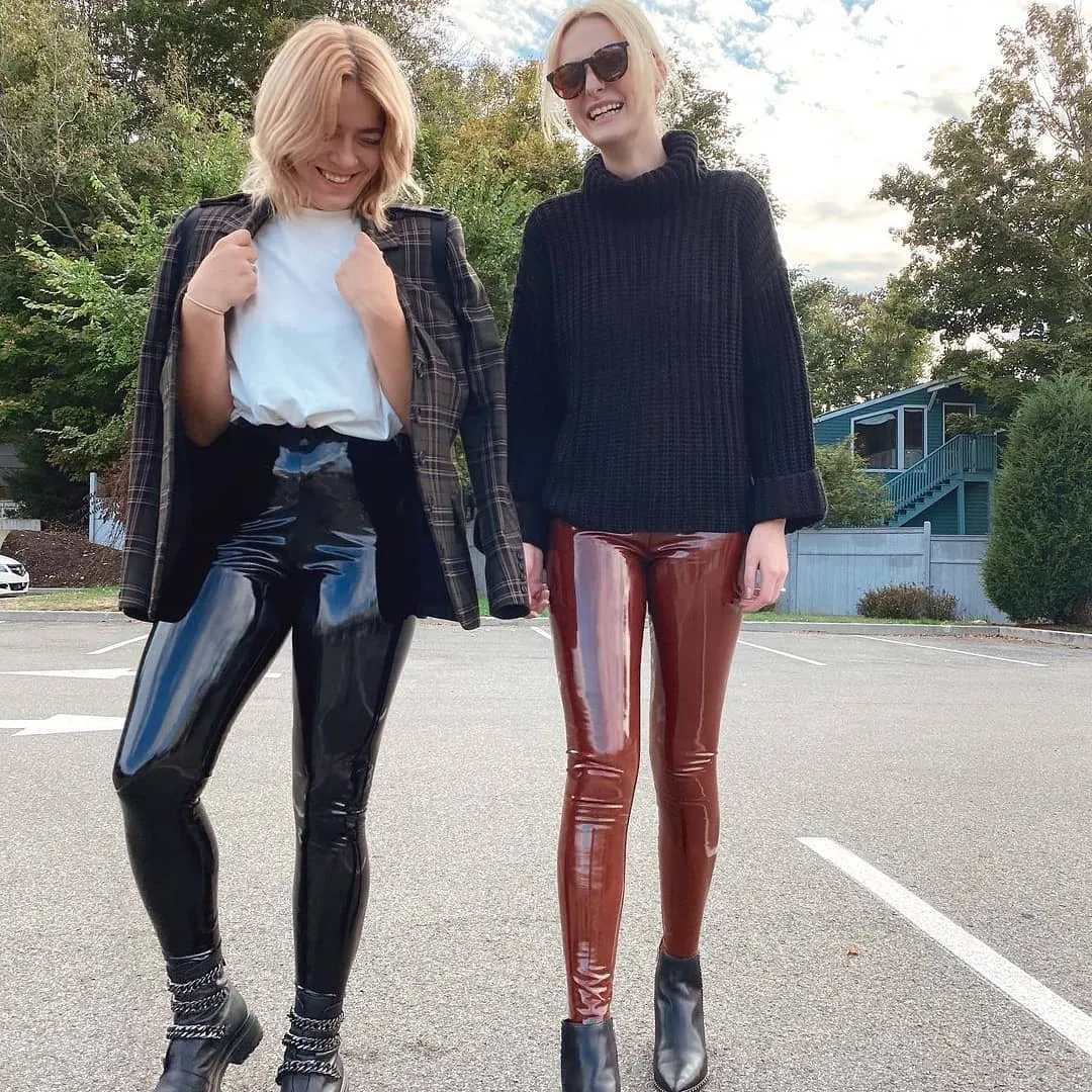 How To Wear Chelsea Boots With Leggings