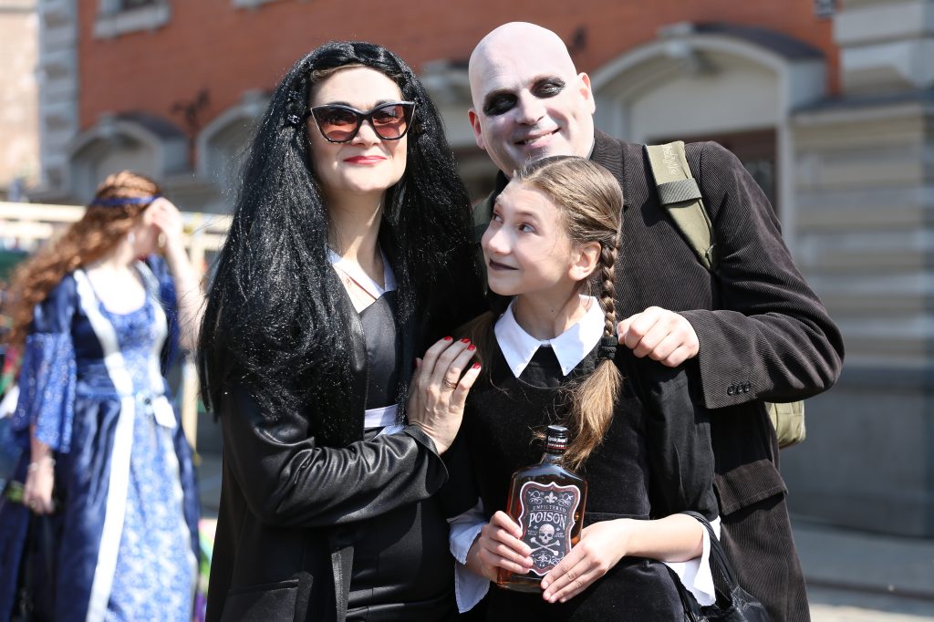 addams family costumes