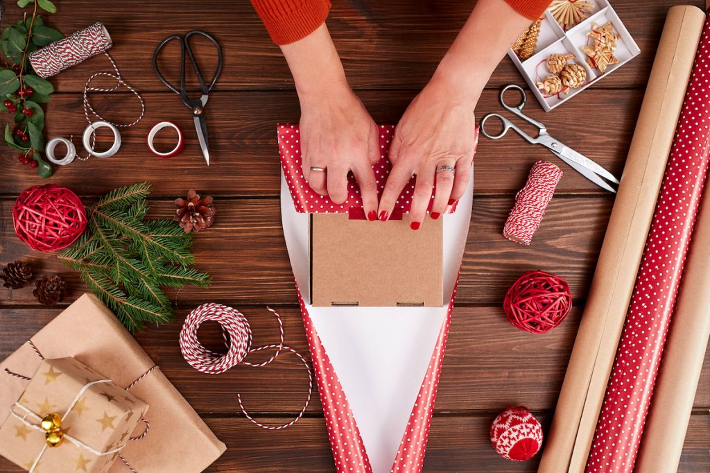 Aesthetic Gift-Wrapping Solutions That Are Presents In Themselves